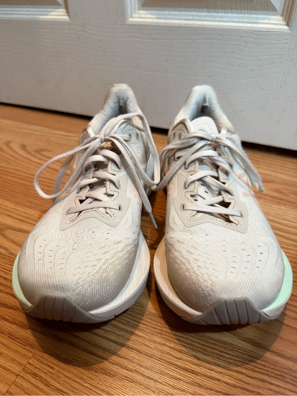 ASICS Novablast 4 women’s size 9
